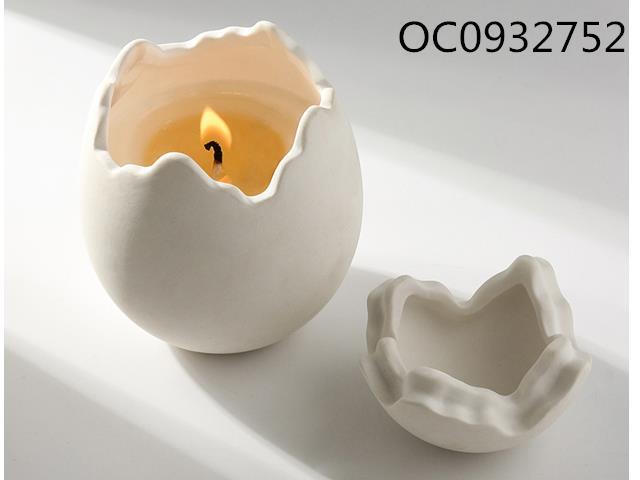 Ceramic eggshell candle container with wax